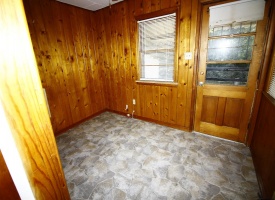 542 Haskins Dr,3 Rooms Rooms,1 BathroomBathrooms,Single-Family Home,Haskins Dr,1090